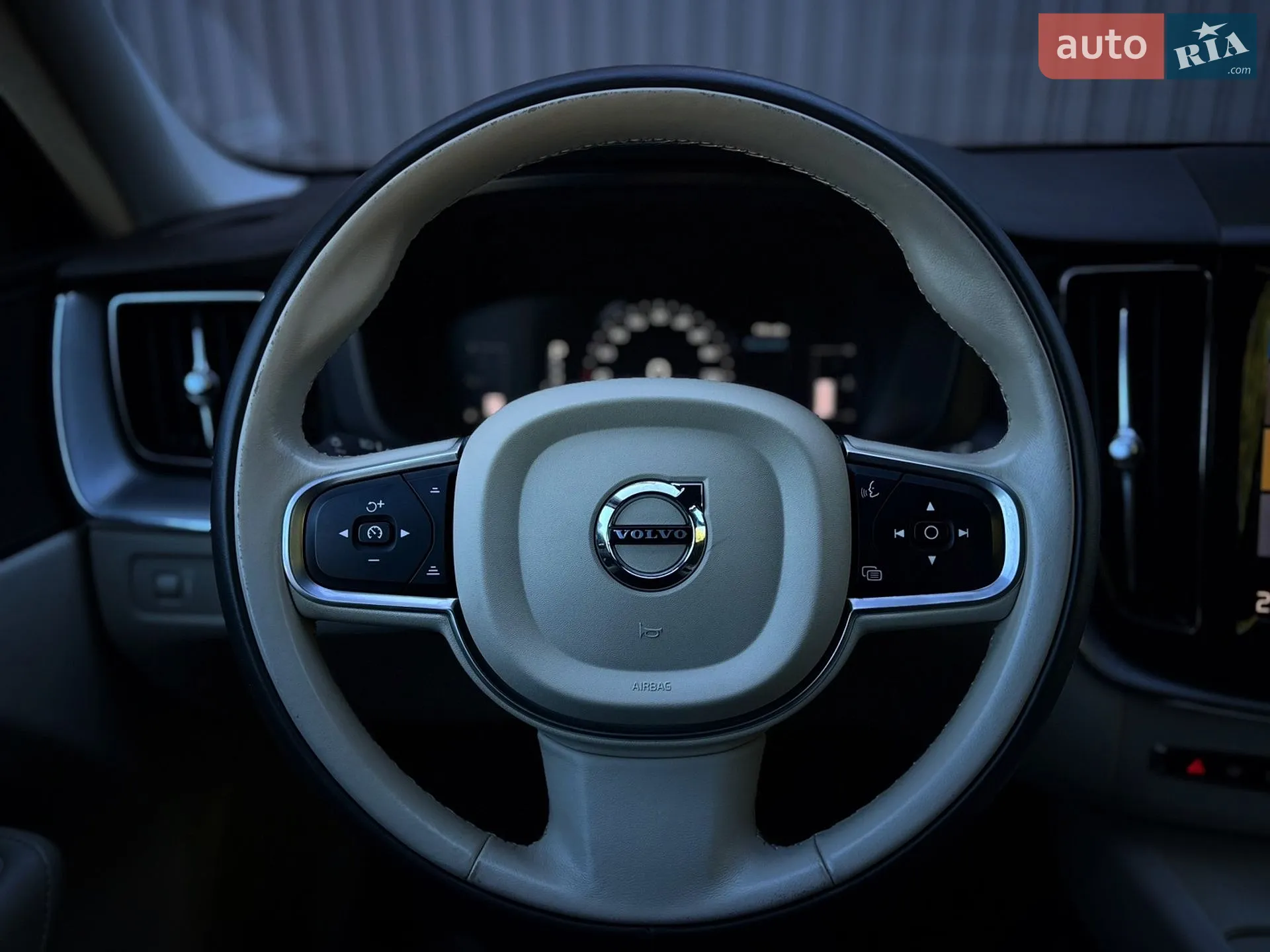 2017 Volvo XC60 - мініатюра 21