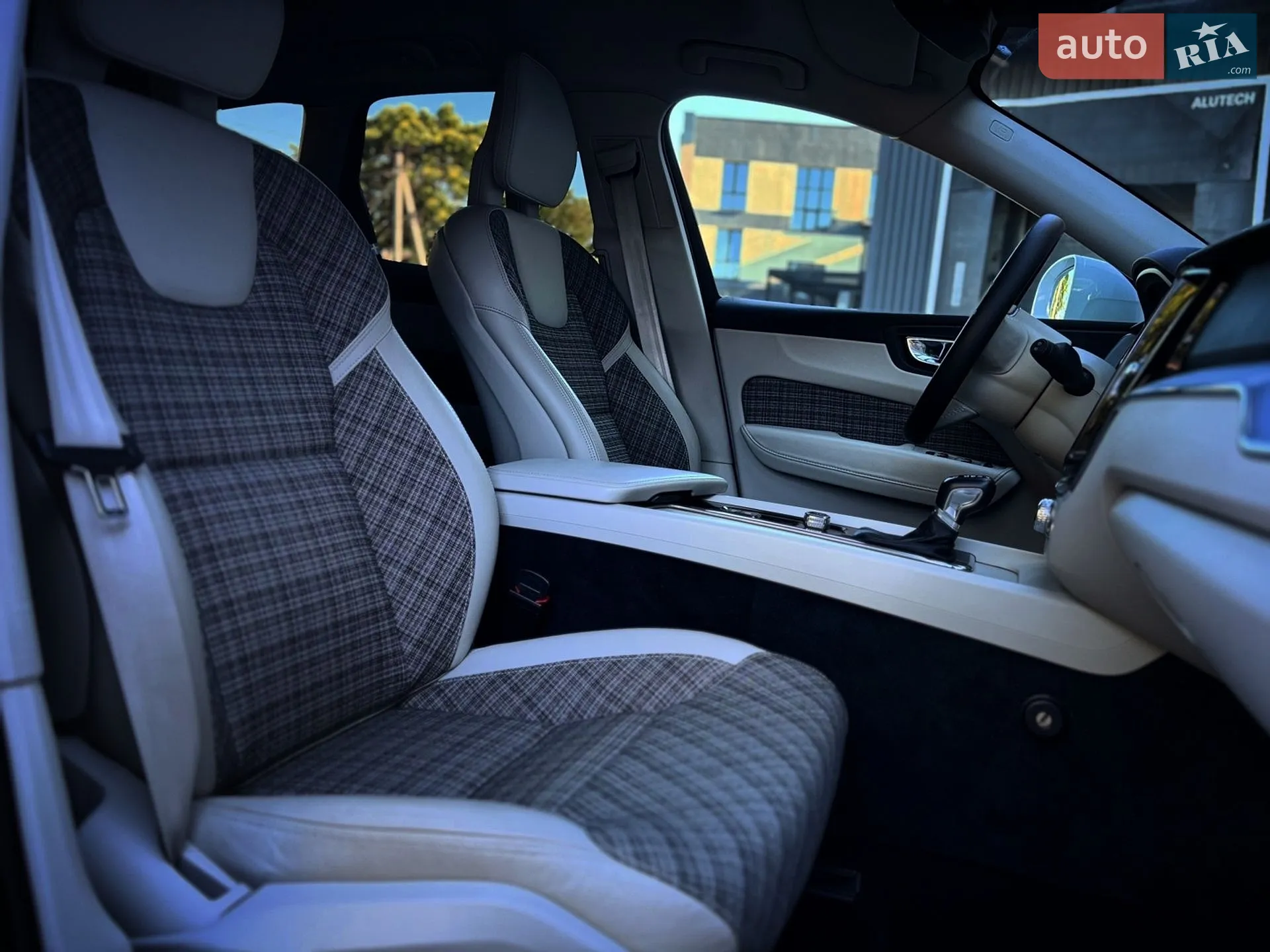 2017 Volvo XC60 - мініатюра 27