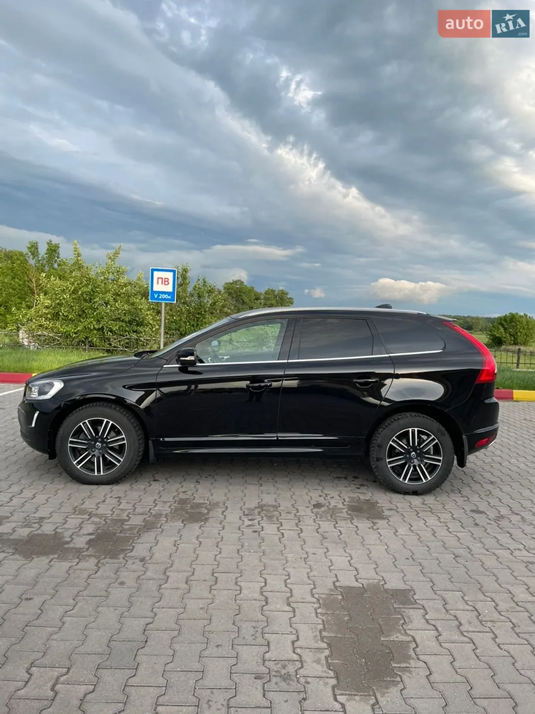 2017 Volvo XC60 - мініатюра 2