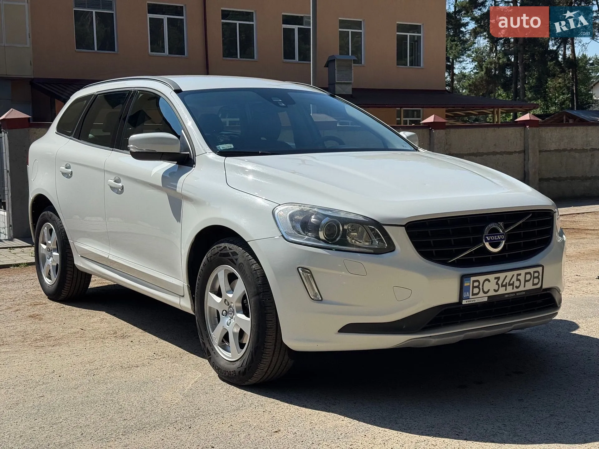 2017 Volvo XC60 - фото 1