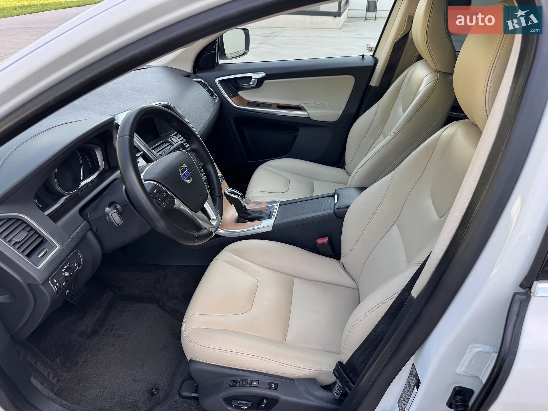 2017 Volvo XC60 - мініатюра 18