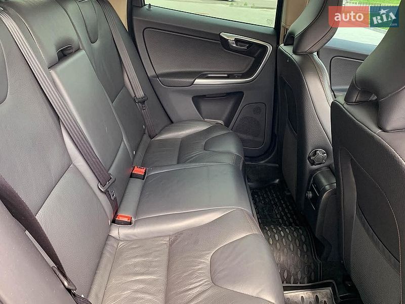 Внедорожник / Кроссовер Volvo XC60 2013 в Ивано-Франковске фото 7 Внедорожник / Кроссовер Volvo XC60 2013 в Ивано-Франковске