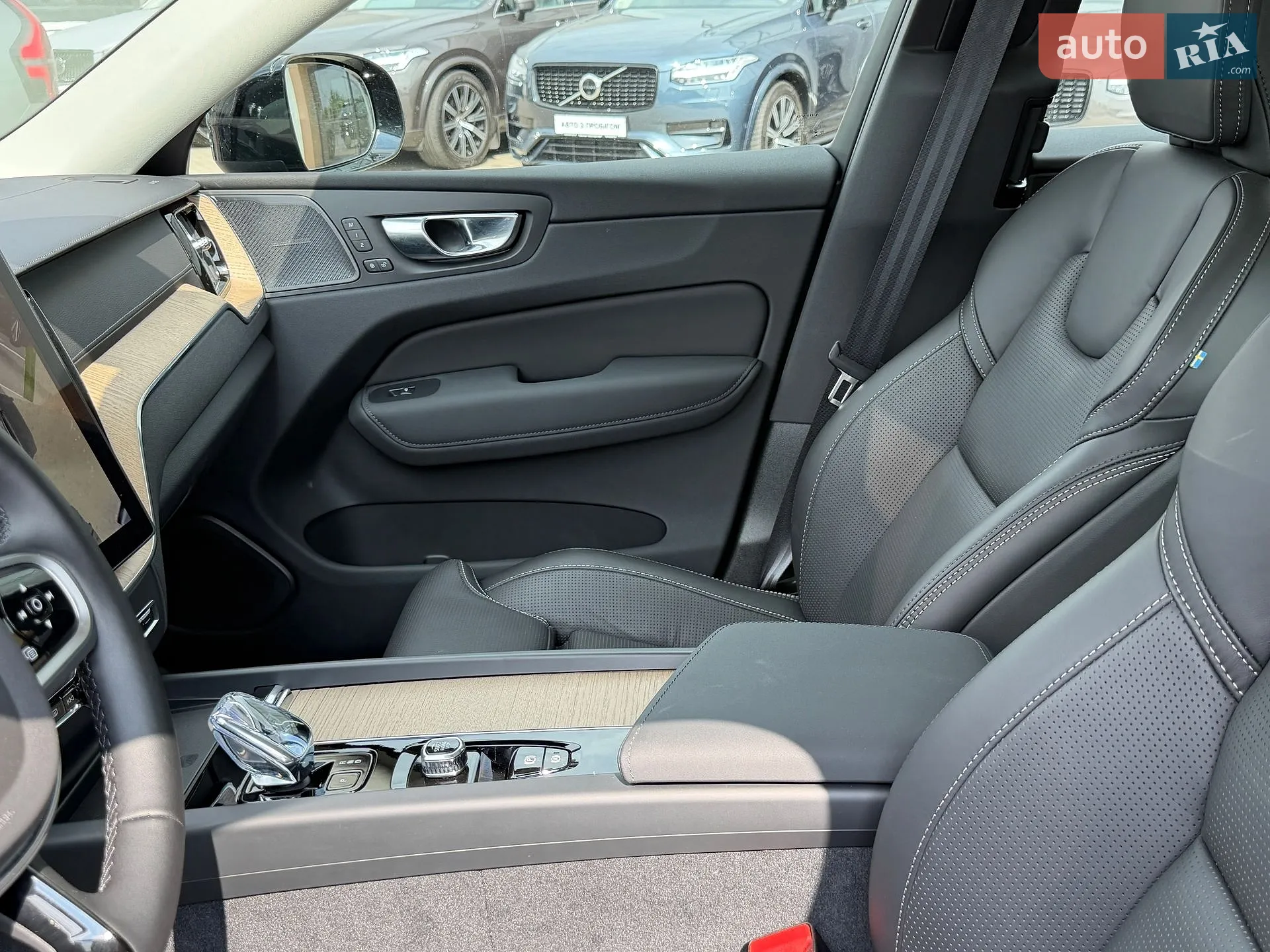 2025 Volvo XC60 - мініатюра 15