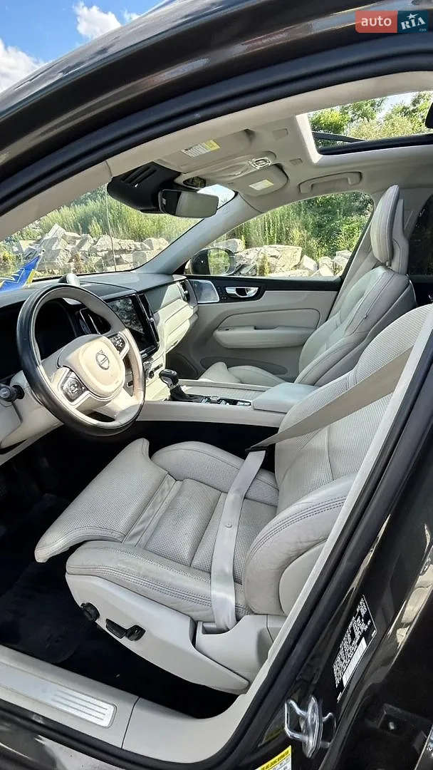 2017 Volvo XC60 - мініатюра 16