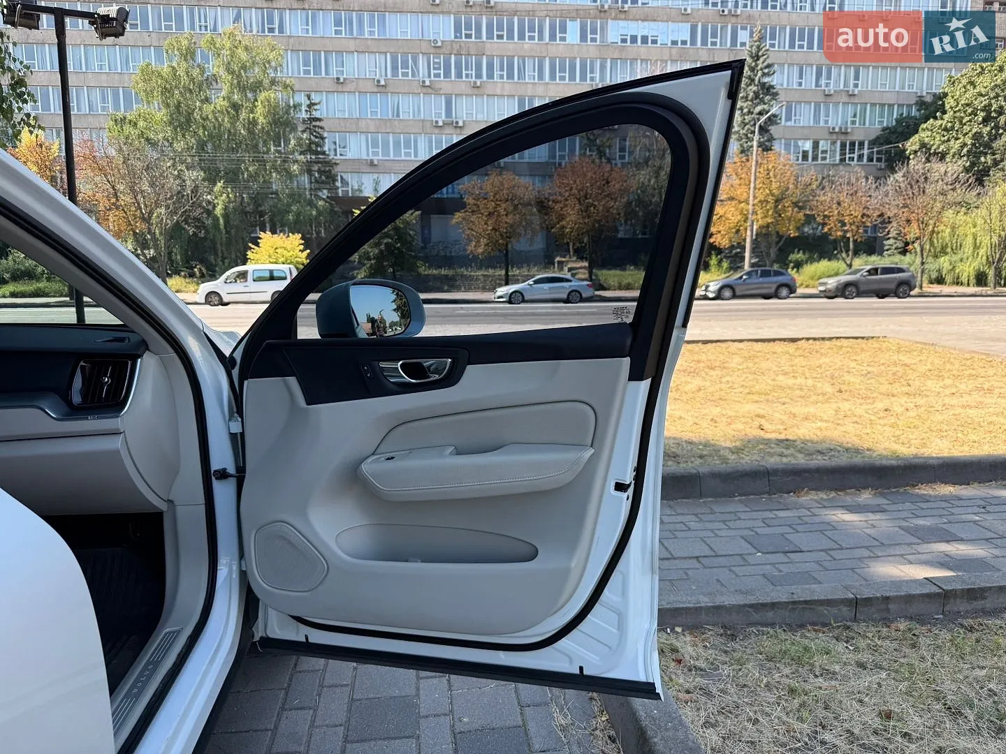 2017 Volvo XC60 - мініатюра 23