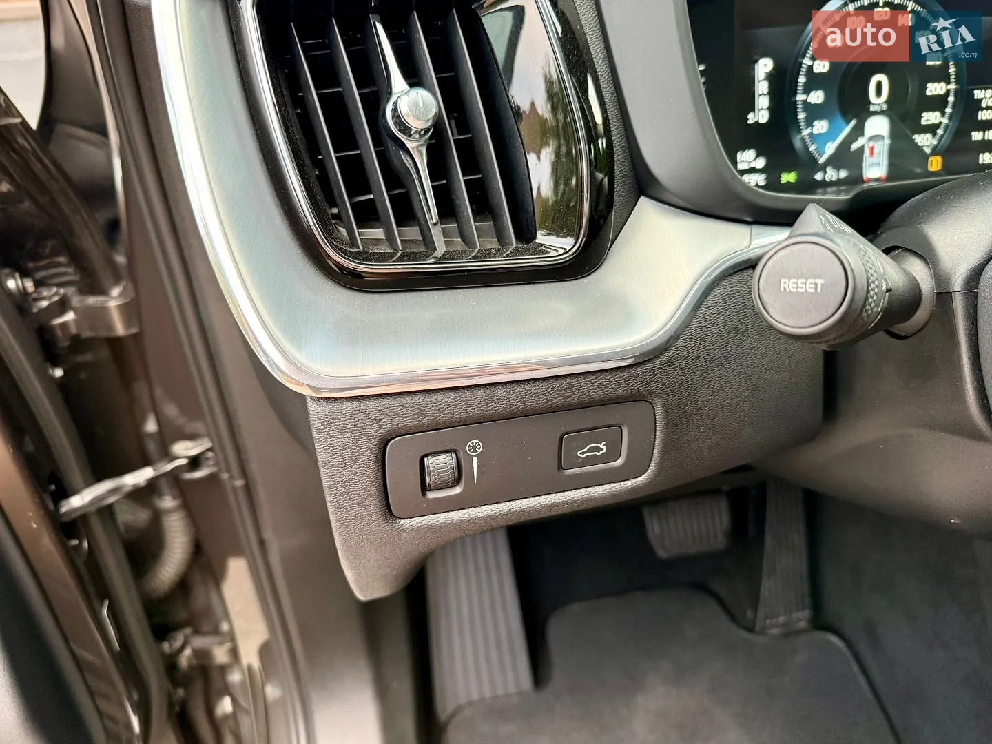2018 Volvo XC60 - мініатюра 33