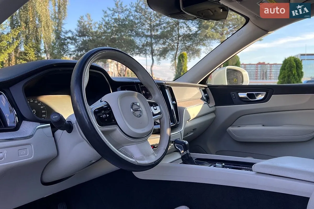 2017 Volvo XC60 - мініатюра 10