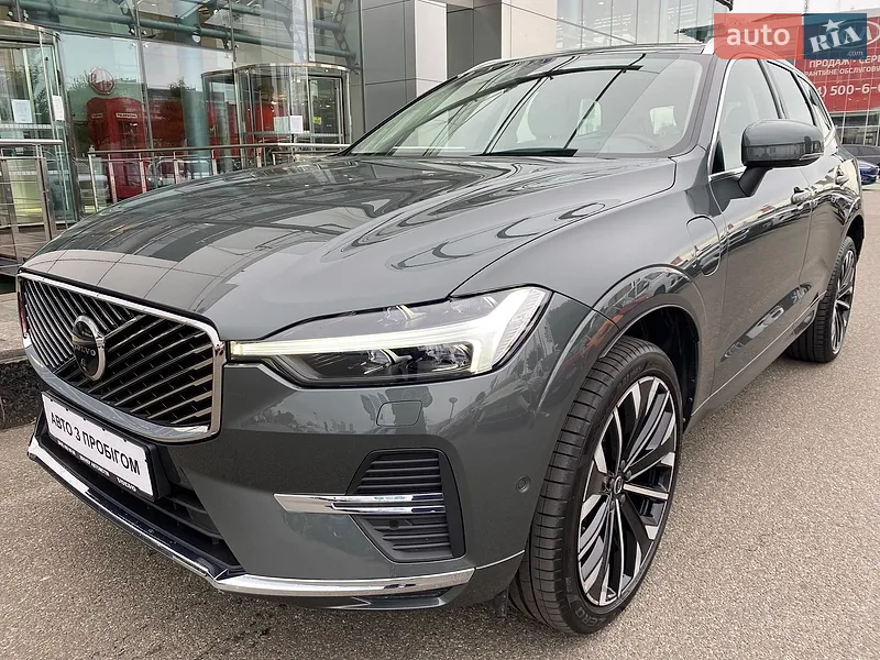 Volvo XC60 2025
