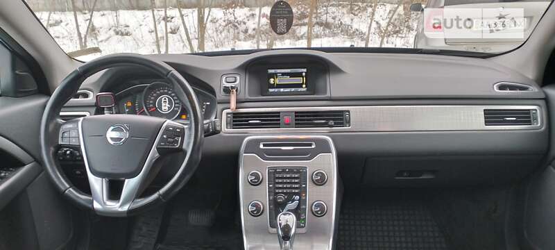 Универсал Volvo XC70 2013 в Киеве фото 9 Универсал Volvo XC70 2013 в Киеве