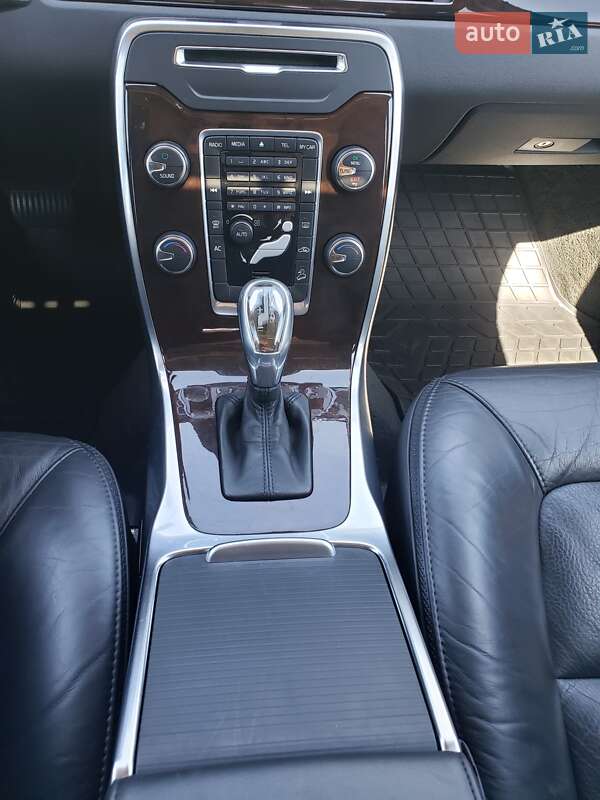 Универсал Volvo XC70 2013 в Киеве