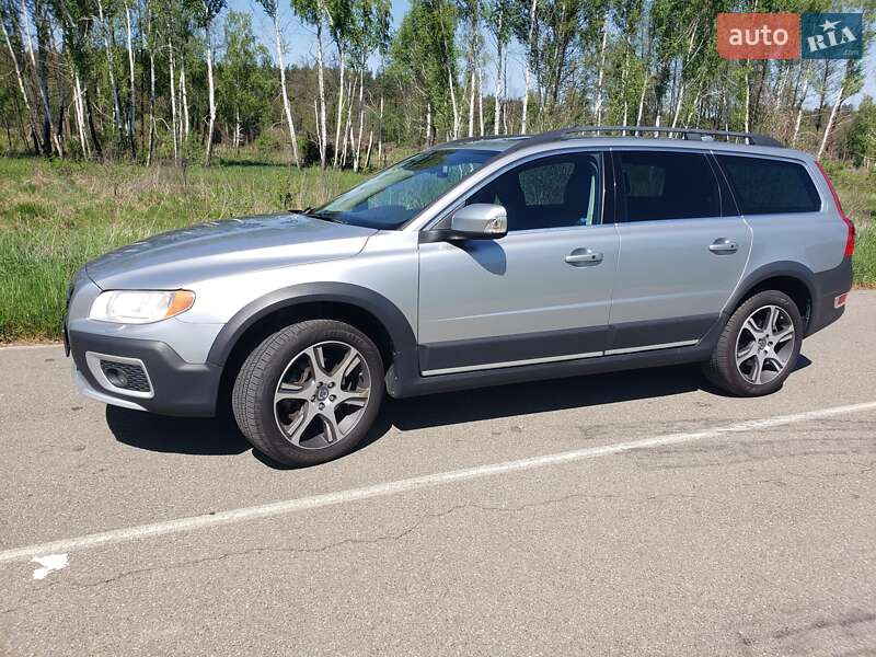 Универсал Volvo XC70 2013 в Киеве