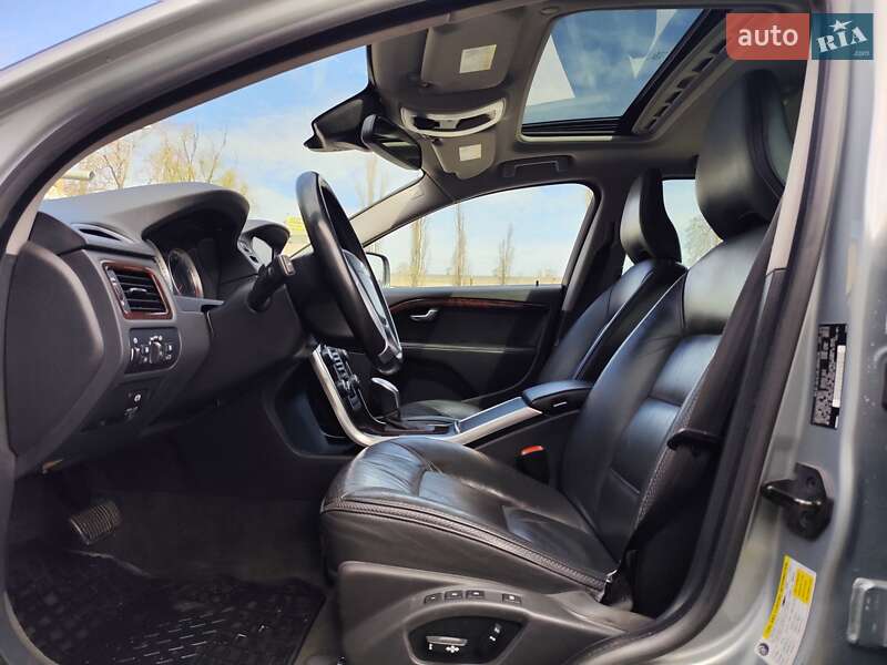 Универсал Volvo XC70 2013 в Киеве