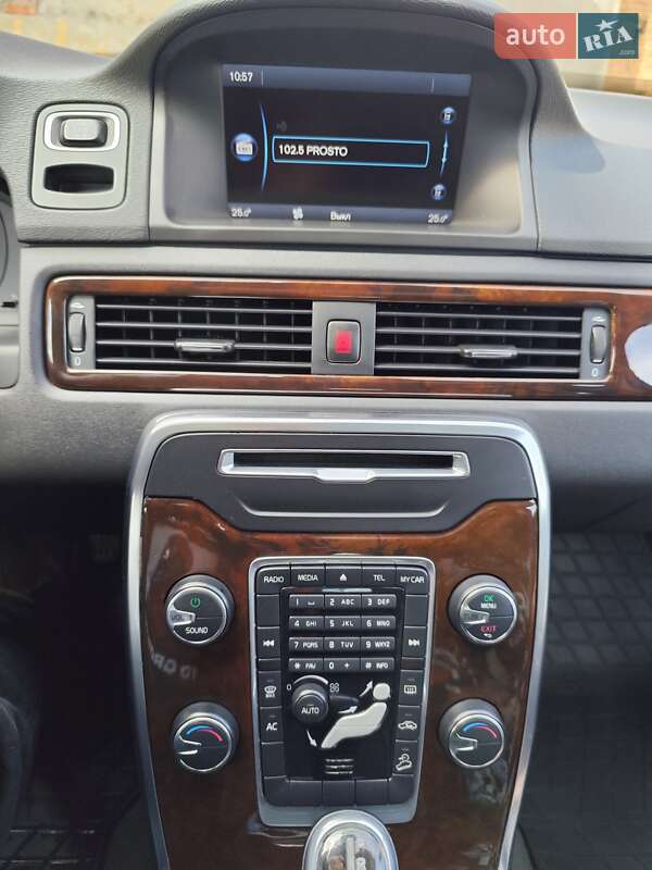 Универсал Volvo XC70 2013 в Киеве