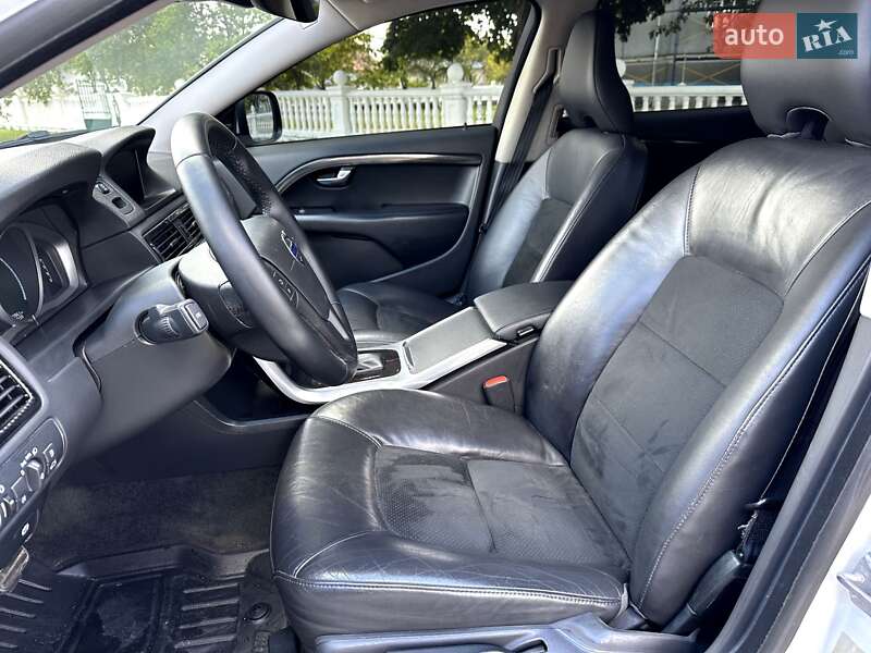 Универсал Volvo XC70 2016 в Радивилове