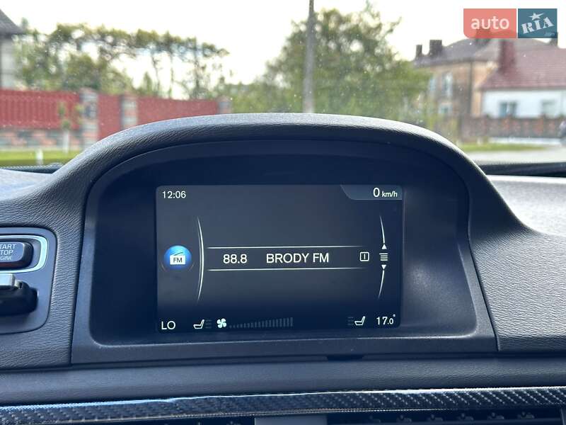 Универсал Volvo XC70 2016 в Радивилове