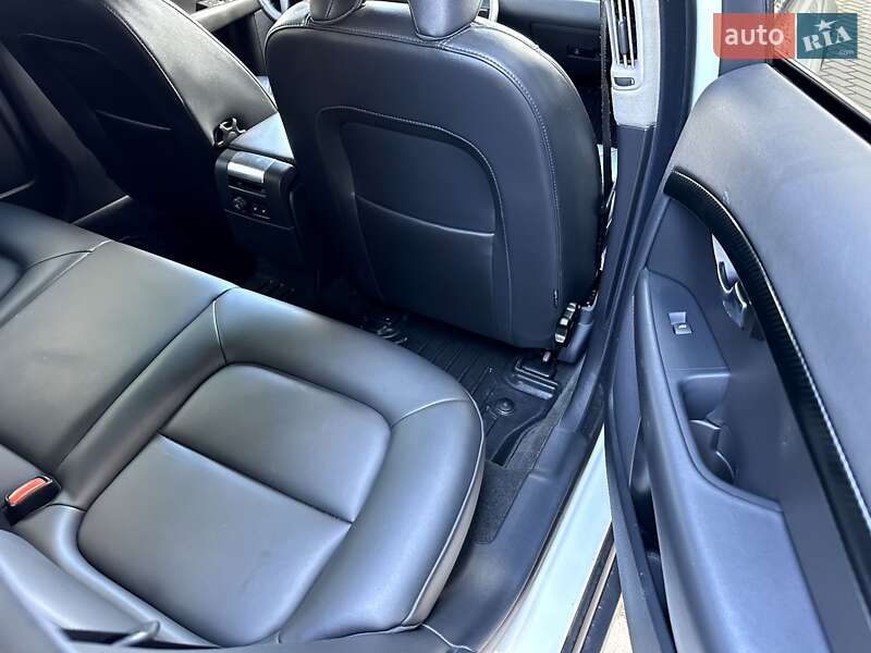 Универсал Volvo XC70 2016 в Радивилове