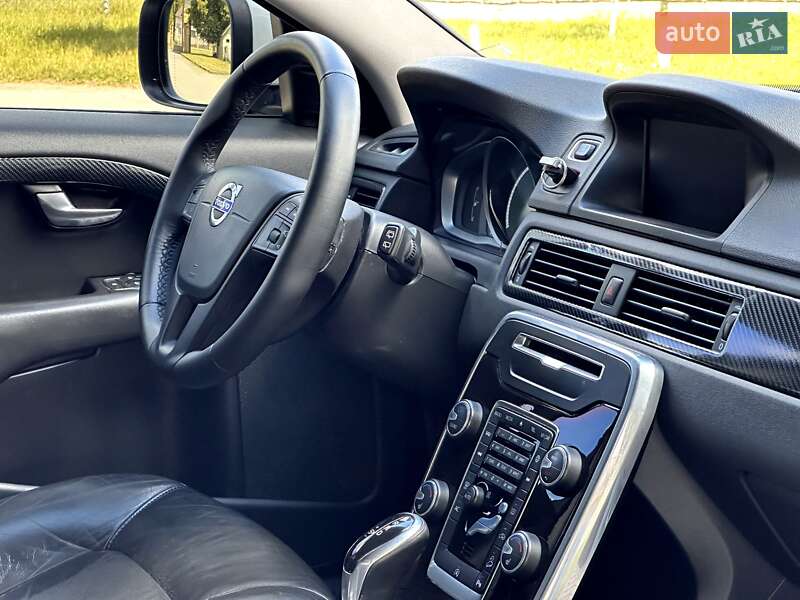 Универсал Volvo XC70 2016 в Радивилове