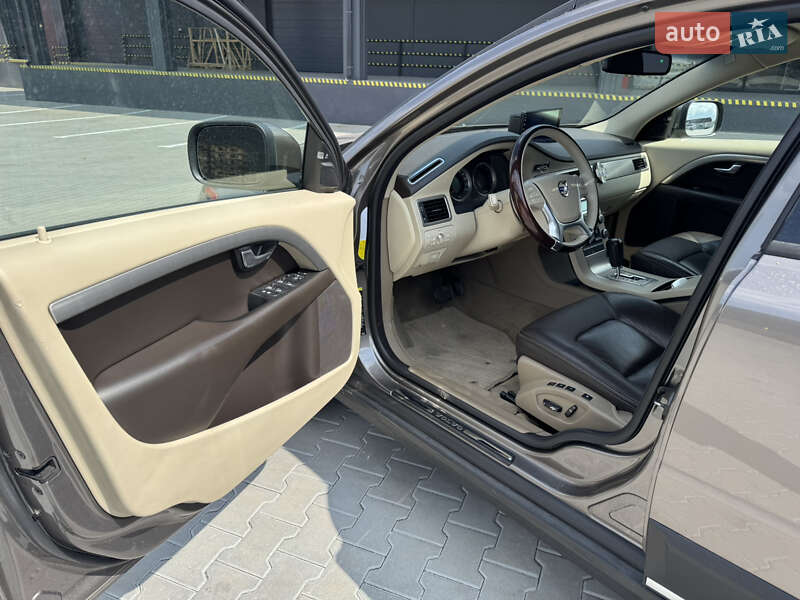 Универсал Volvo XC70 2010 в Житомире