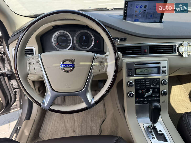 Универсал Volvo XC70 2010 в Житомире