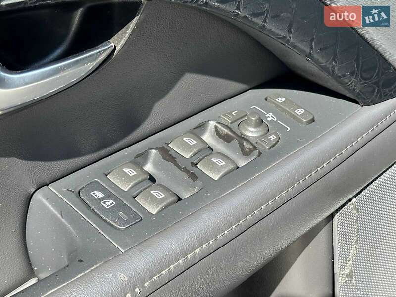 Универсал Volvo XC70 2010 в Львове