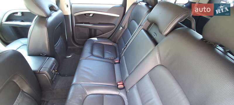 Универсал Volvo XC70 2008 в Киеве