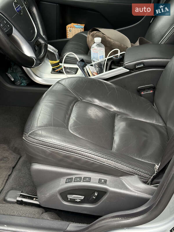 Универсал Volvo XC70 2013 в Киеве фото 15 Универсал Volvo XC70 2013 в Киеве