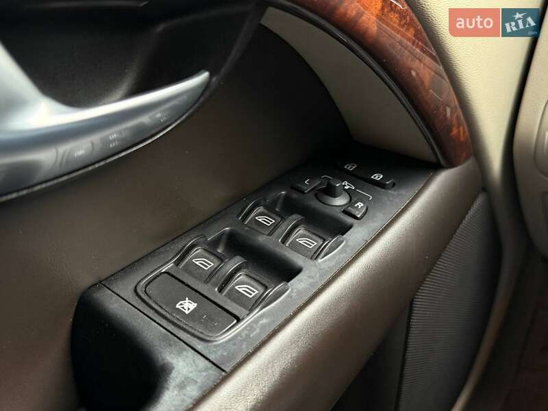 Універсал Volvo XC70 2008 в Києві