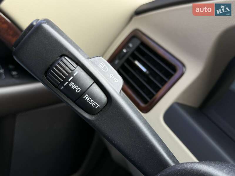 Універсал Volvo XC70 2008 в Києві