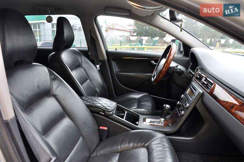 Універсал Volvo XC70 2010 в Львові