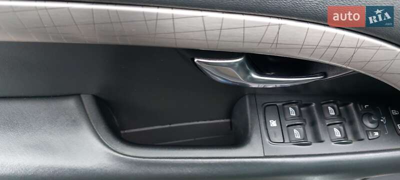 Універсал Volvo XC70 2008 в Києві