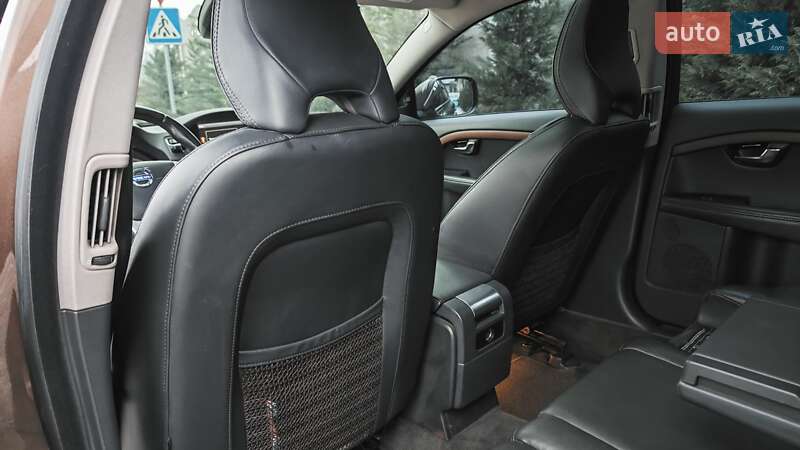 Универсал Volvo XC70 2015 в Могилев-Подольске фото 36 Универсал Volvo XC70 2015 в Могилев-Подольске