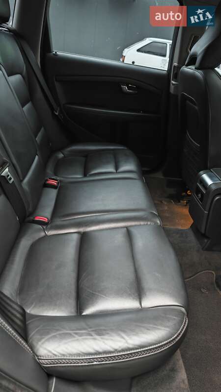 Универсал Volvo XC70 2015 в Могилев-Подольске фото 48 Универсал Volvo XC70 2015 в Могилев-Подольске