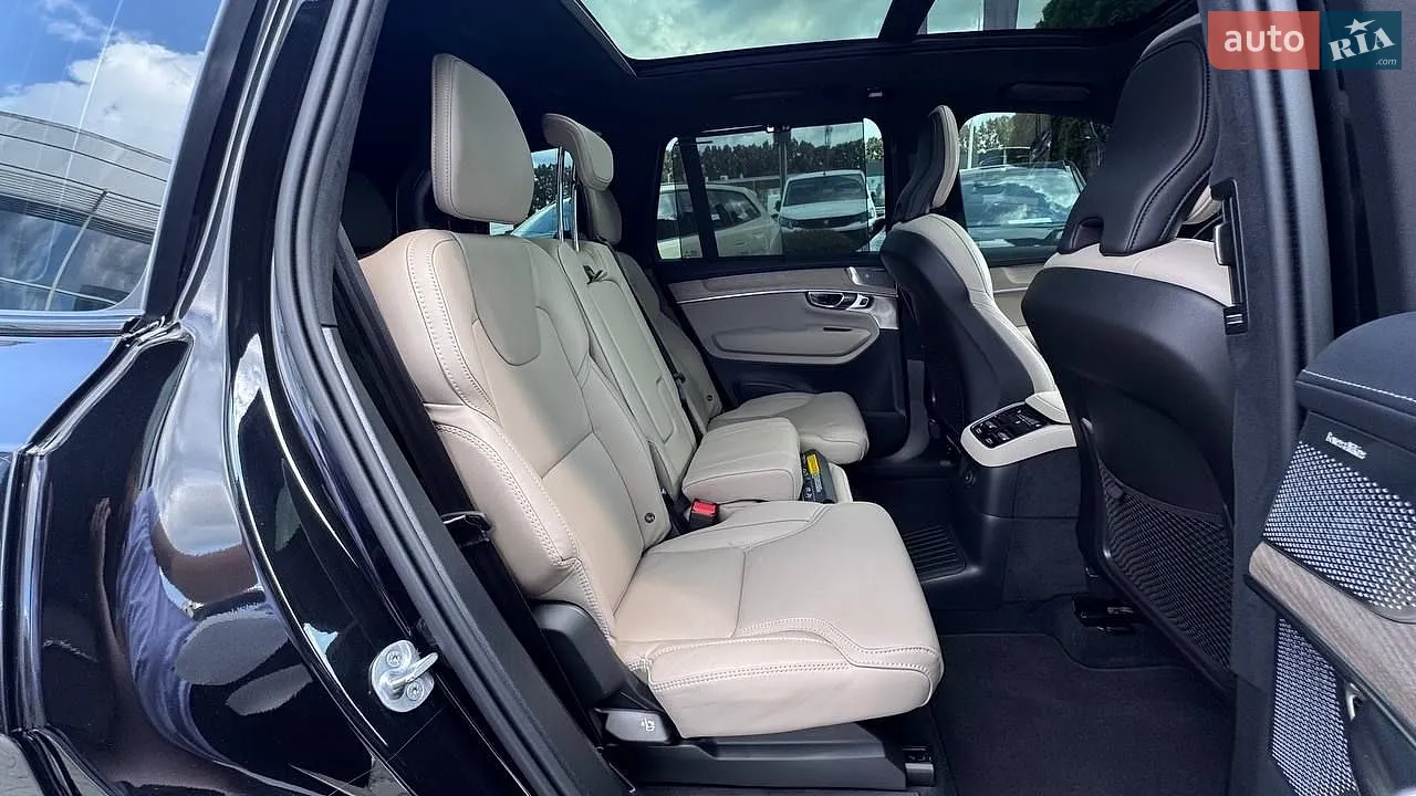 2025 Volvo XC90 - мініатюра 26