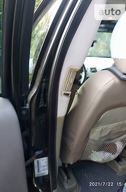 Внедорожник / Кроссовер Volvo XC90 2003 в 