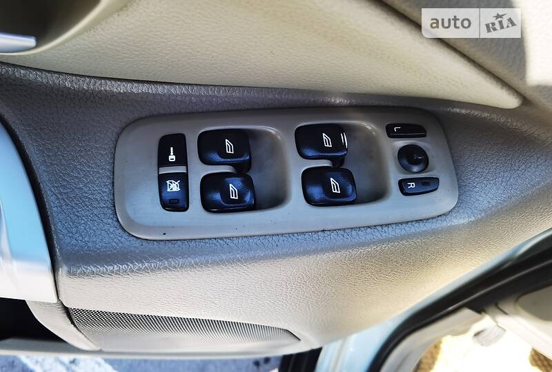 Седан Volvo XC90 2003 в Киеве