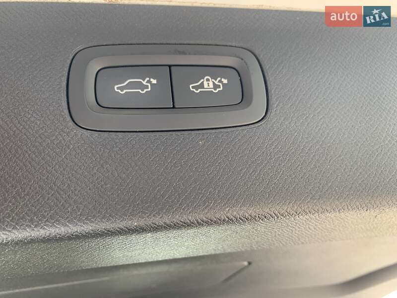 Внедорожник / Кроссовер Volvo XC90 2016 в Львове