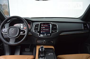 Позашляховик / Кросовер Volvo XC90 2022 в 