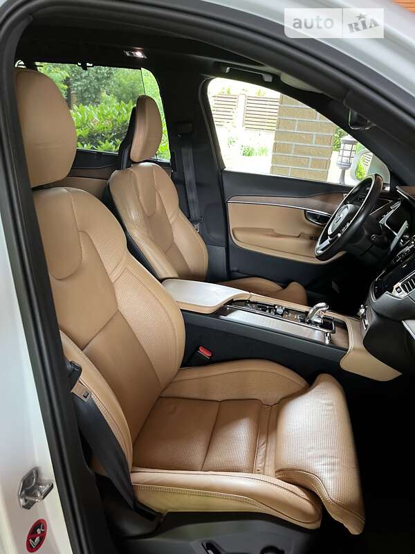 Позашляховик / Кросовер Volvo XC90 2016 в Києві