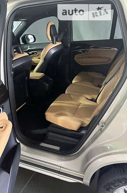 Внедорожник / Кроссовер Volvo XC90 2017 в 