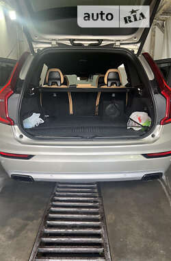 Внедорожник / Кроссовер Volvo XC90 2017 в 