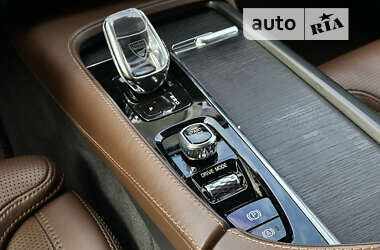 Внедорожник / Кроссовер Volvo XC90 2020 в 