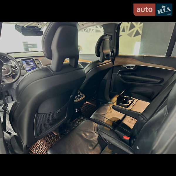 Внедорожник / Кроссовер Volvo XC90 2017 в Черновцах