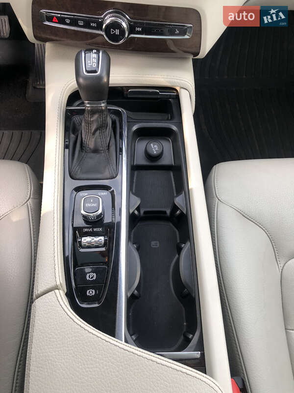 Позашляховик / Кросовер Volvo XC90 2016 в Львові