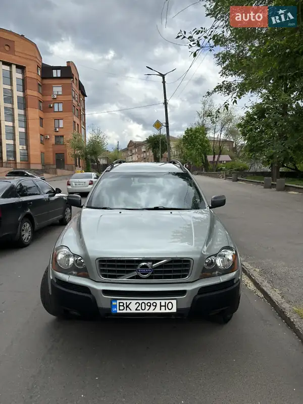 Volvo XC90 2003