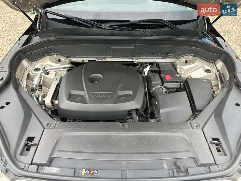 Внедорожник / Кроссовер Volvo XC90 2015 в 