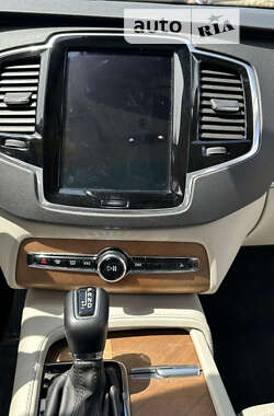 Внедорожник / Кроссовер Volvo XC90 2018 в 