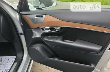 Позашляховик / Кросовер Volvo XC90 2017 в 