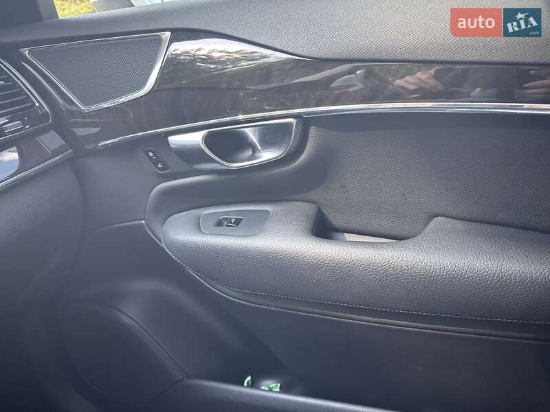 Внедорожник / Кроссовер Volvo XC90 2017 в Киеве