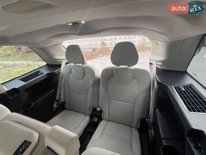 Позашляховик / Кросовер Volvo XC90 2019 в Києві