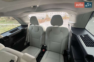 Внедорожник / Кроссовер Volvo XC90 2019 в 